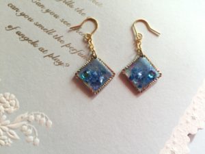 ピアスデビューは50歳！実体験レビュー 60代でも遅くない！①