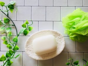 牛乳石鹸はあなどれない！赤箱･青箱の違いと美肌以外の節約効果