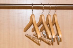 クローゼットに何着必要?無理せず断捨離する整理･収納術