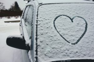 車ガラス凍結防止はプチプチで!ツイッターで話題の方法とは?