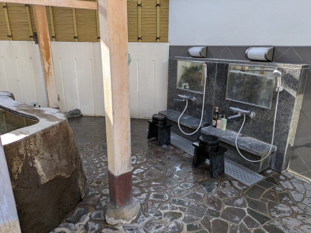 湯坊いちらくTENDO SPA & BREWERY貸切岩風呂1